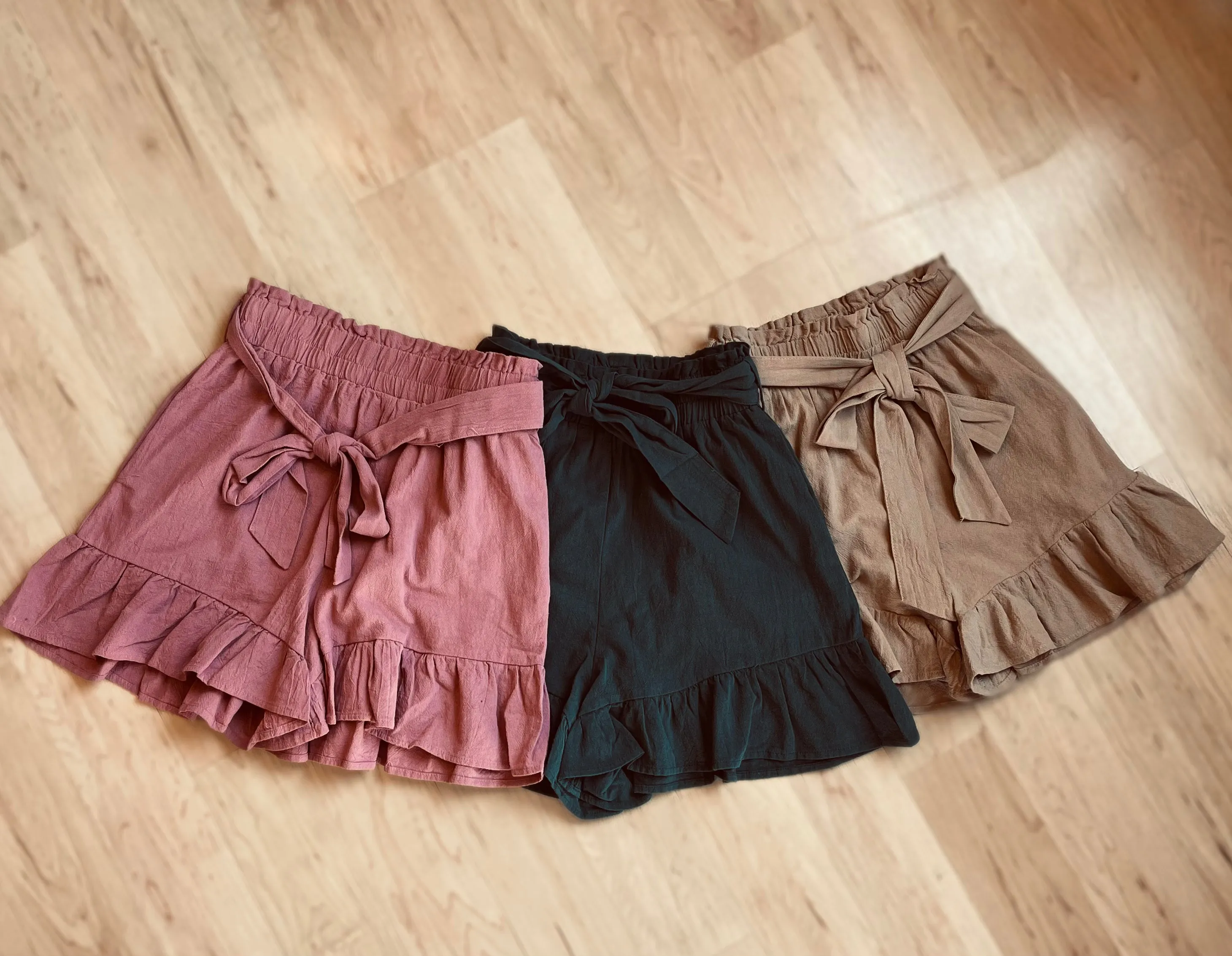 Paper Bag Ruffle Hem Solid Shorts